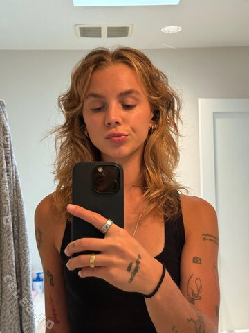 Anna Shumate nude photo 2