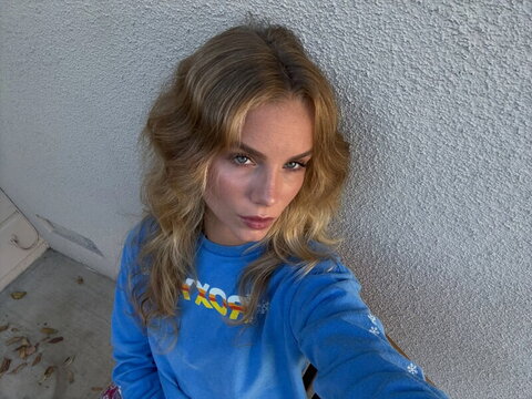 Anna Shumate Fresh (4 photos)