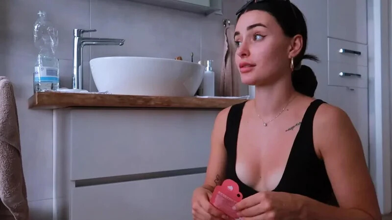 Anna Šulcová nude photo 32