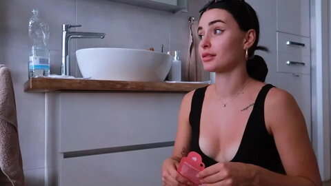 Anna Šulcová nude photo 22