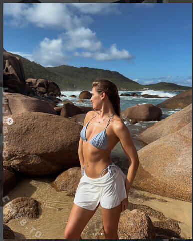 Anna von Klinski New (4 photos)
