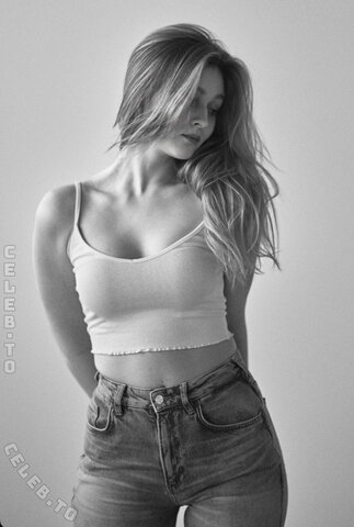 Anna Wagner nude photo 7