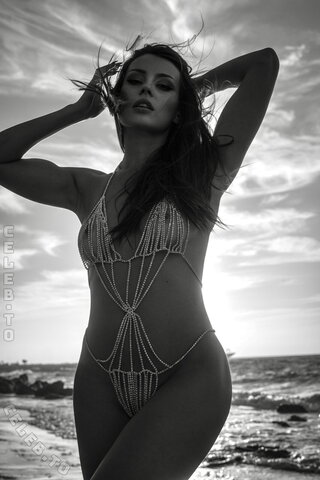 Anna Zapala photo 2