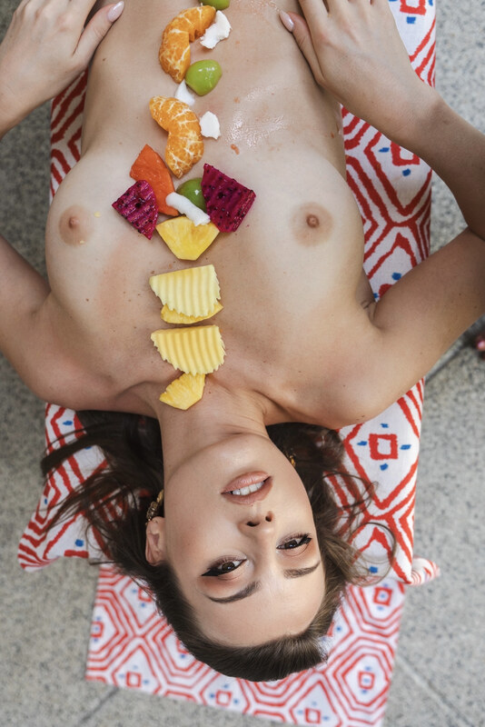 Anna Zapala nude photo 9