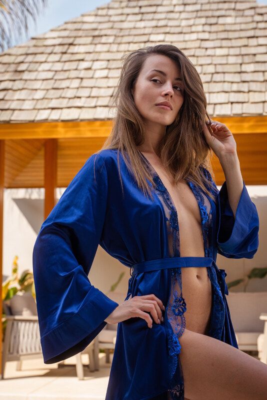 Anna Zapala nude photo 5