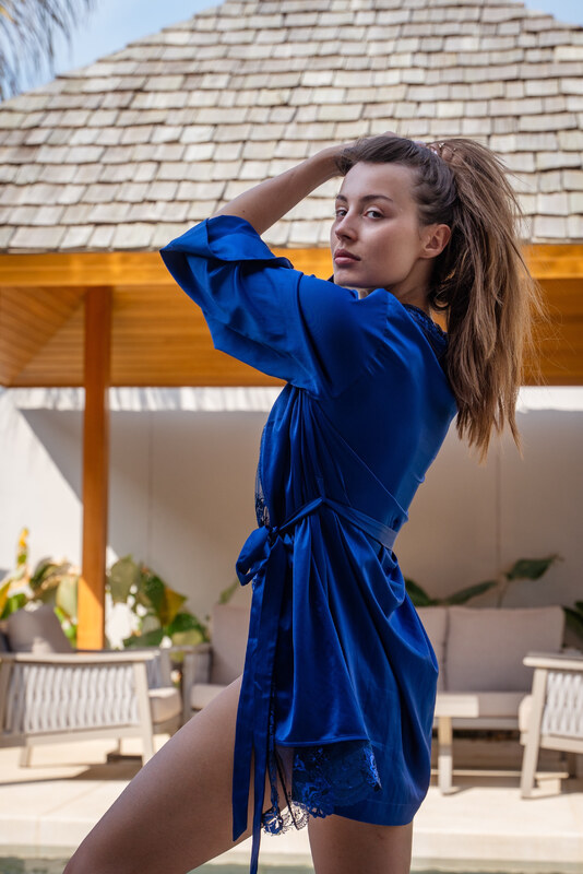 Anna Zapala nude photo 8