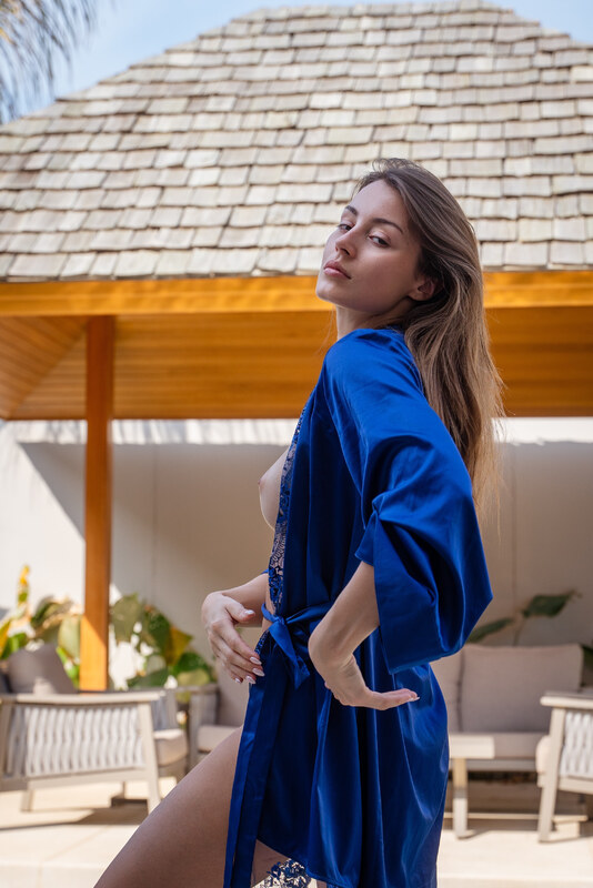 Anna Zapala nude photo 10