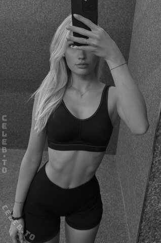 Annaauroraegger nude photo 23