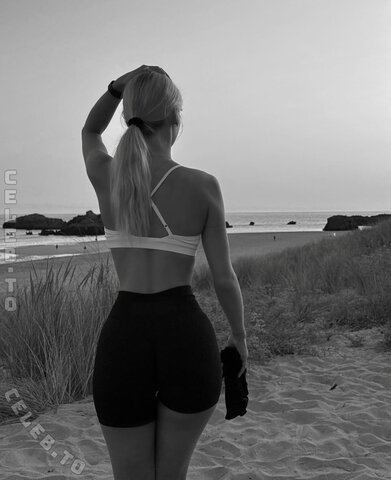 Annaauroraegger nude photo 6