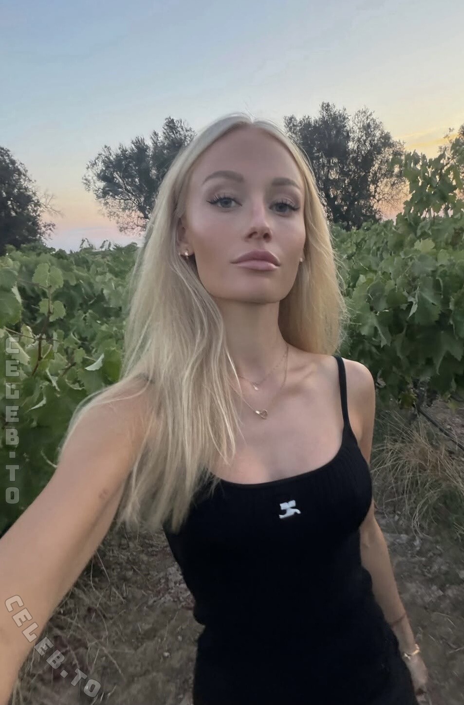 Annaauroraegger nude photo 5