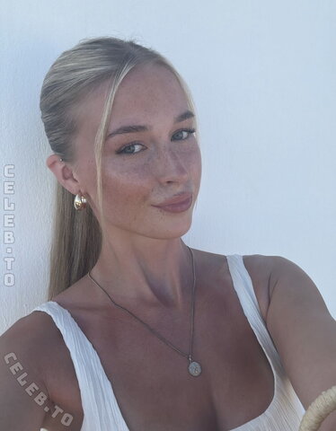 Annabelle Disley New (1 photo)