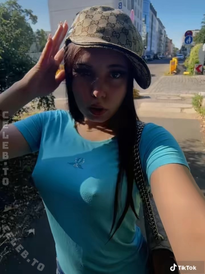 annafecc nude photo 1