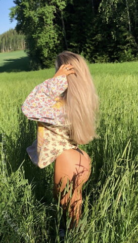 annagretaaaa nude photo 8