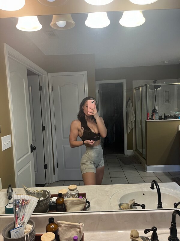 Annah Bechtel nude photo 10