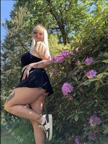 Annalenaaa nude photo 3