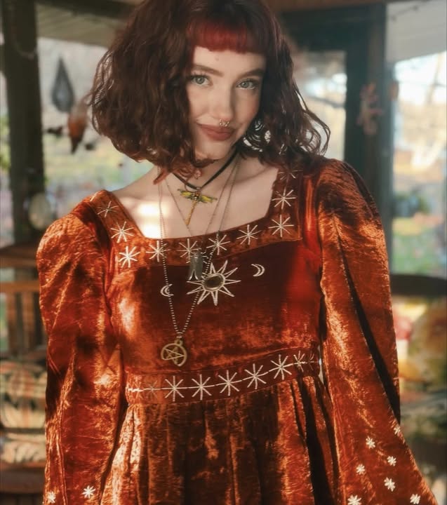 Annaliseelliot nude photo 3