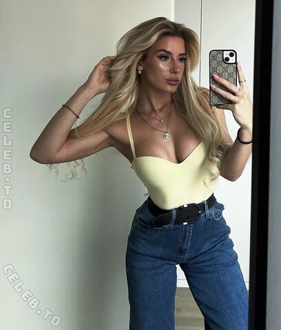 Annamhfm – Likes to be taken through Leipzig! And very hot bride! OF would make her a millionaire!!