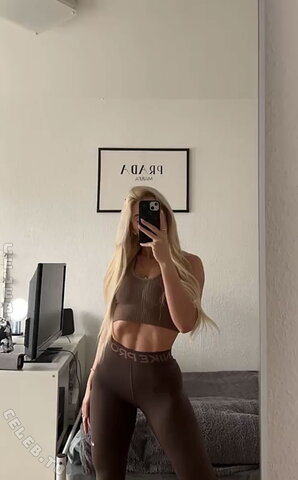 Annamhfm – Snapchat story- which is also not so good there