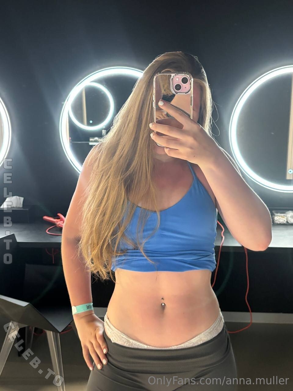 anna.muller nude photo 2