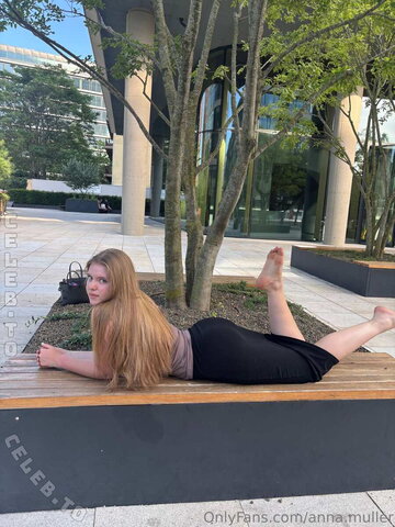 anna.muller nude photo 2
