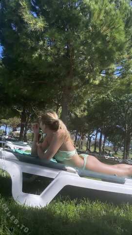 annaneubrt nude photo 8