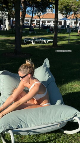 annaneubrt nude photo 12