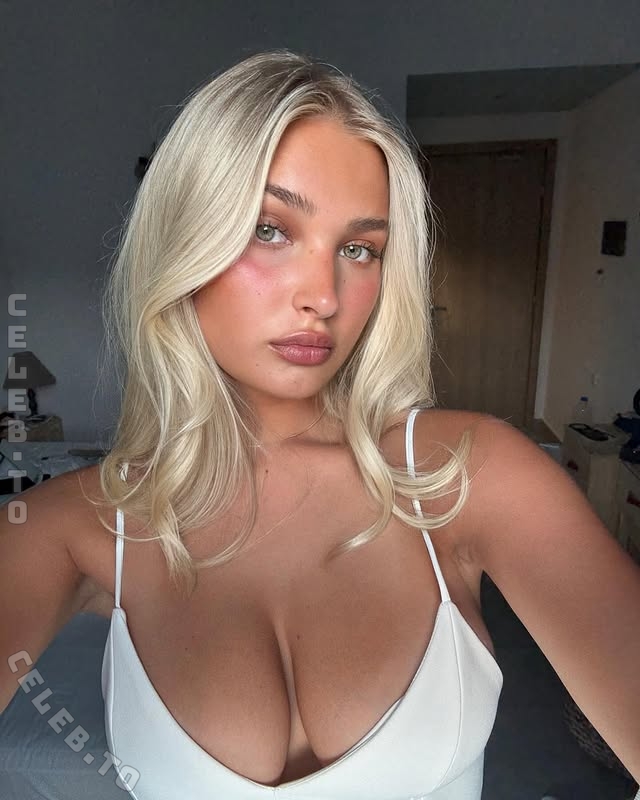 anna.rusgen nude photo 1