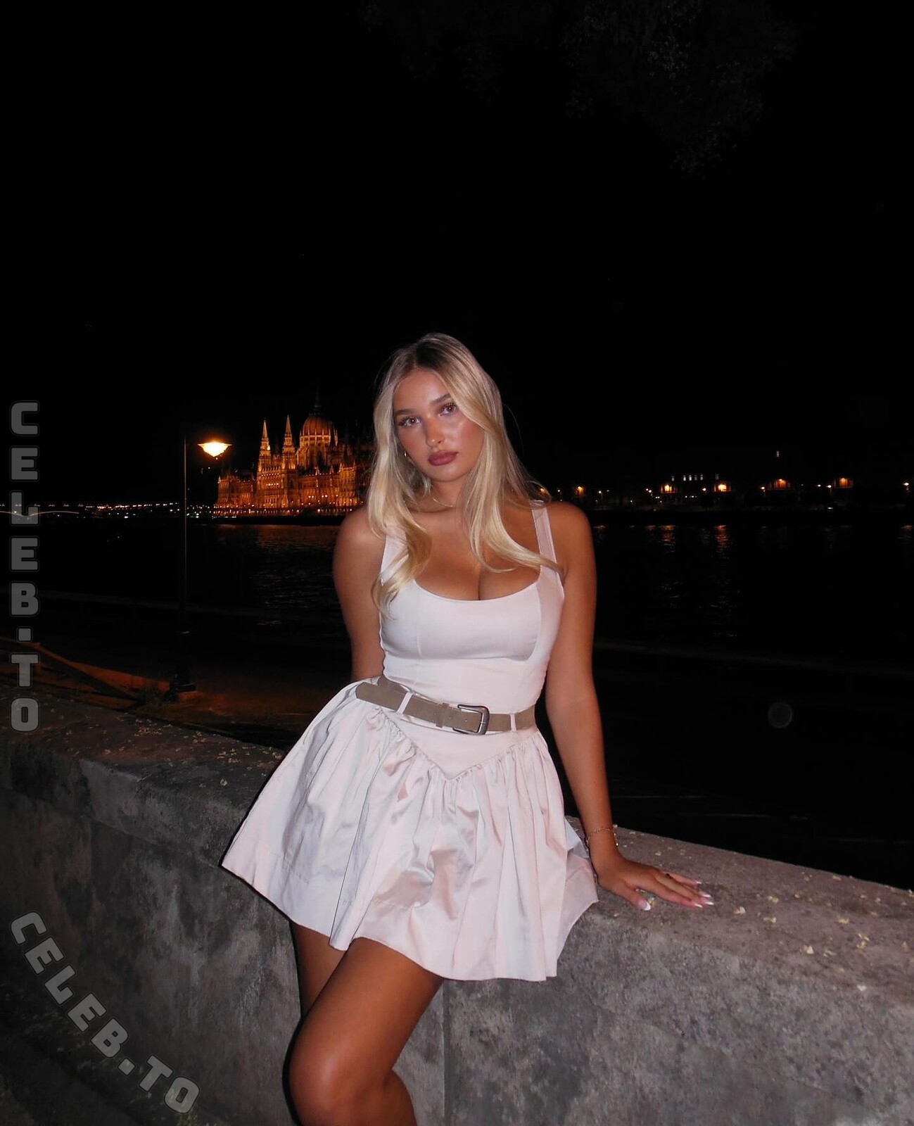 anna.rusgen nude photo 3