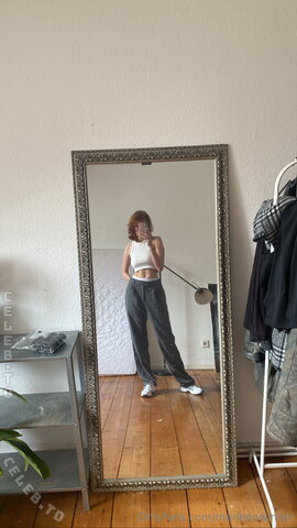 Anna.Singvogel nude photo 23