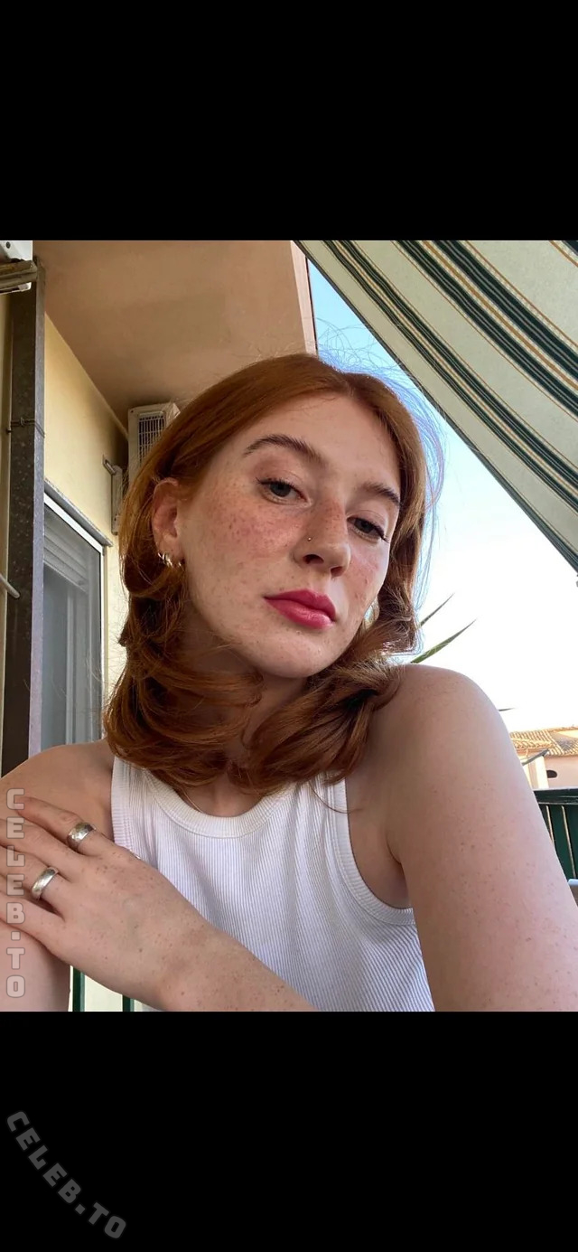 Anna.Singvogel nude photo 25