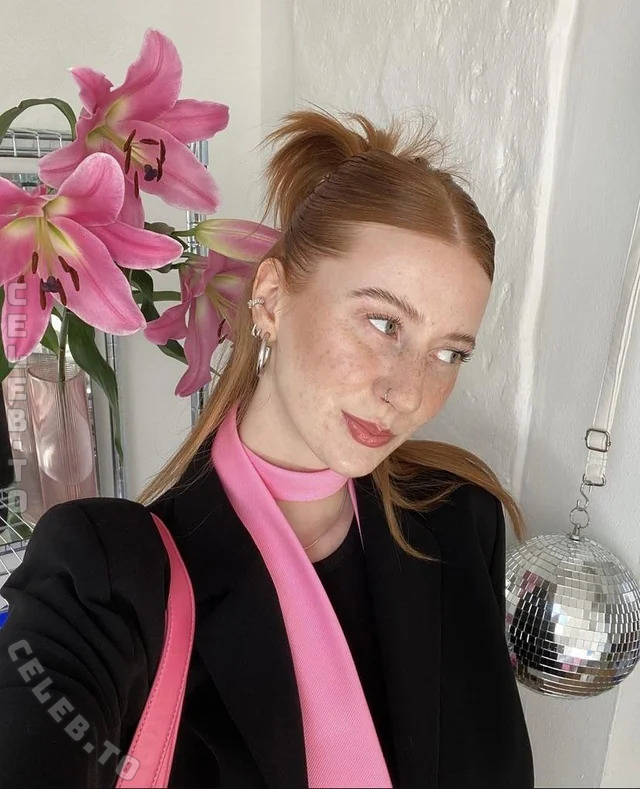 Anna.Singvogel nude photo 27