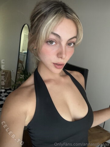 annasofiaaaa nude photo 7