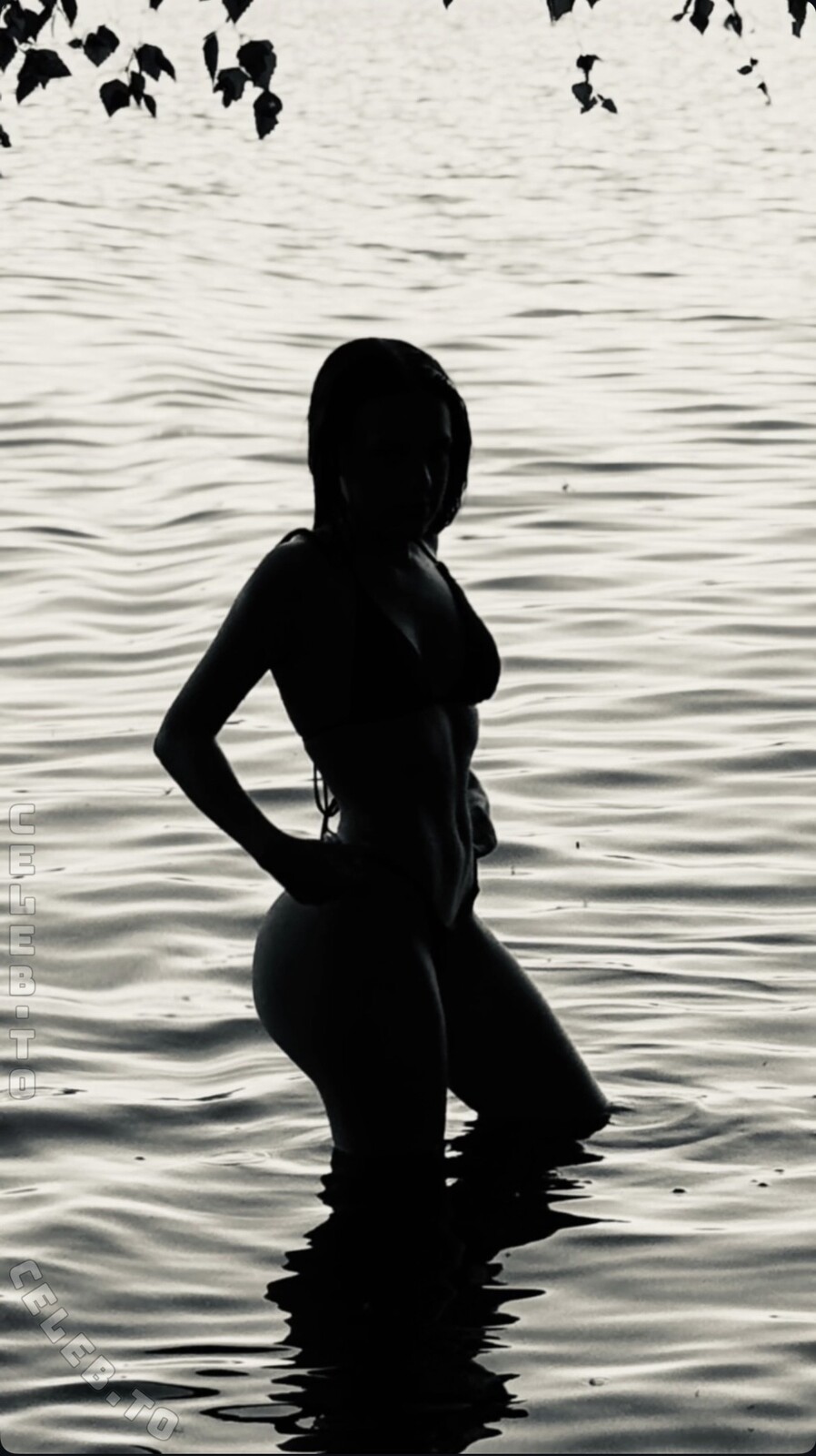 anna.wojz nude photo 1