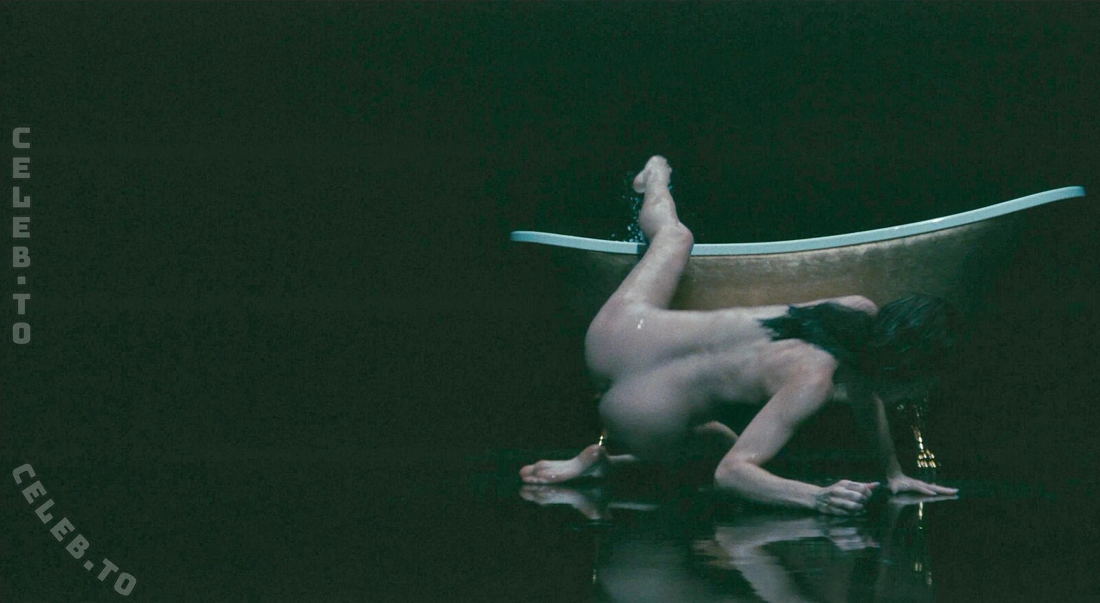 Anne Hathaway nude photo 1