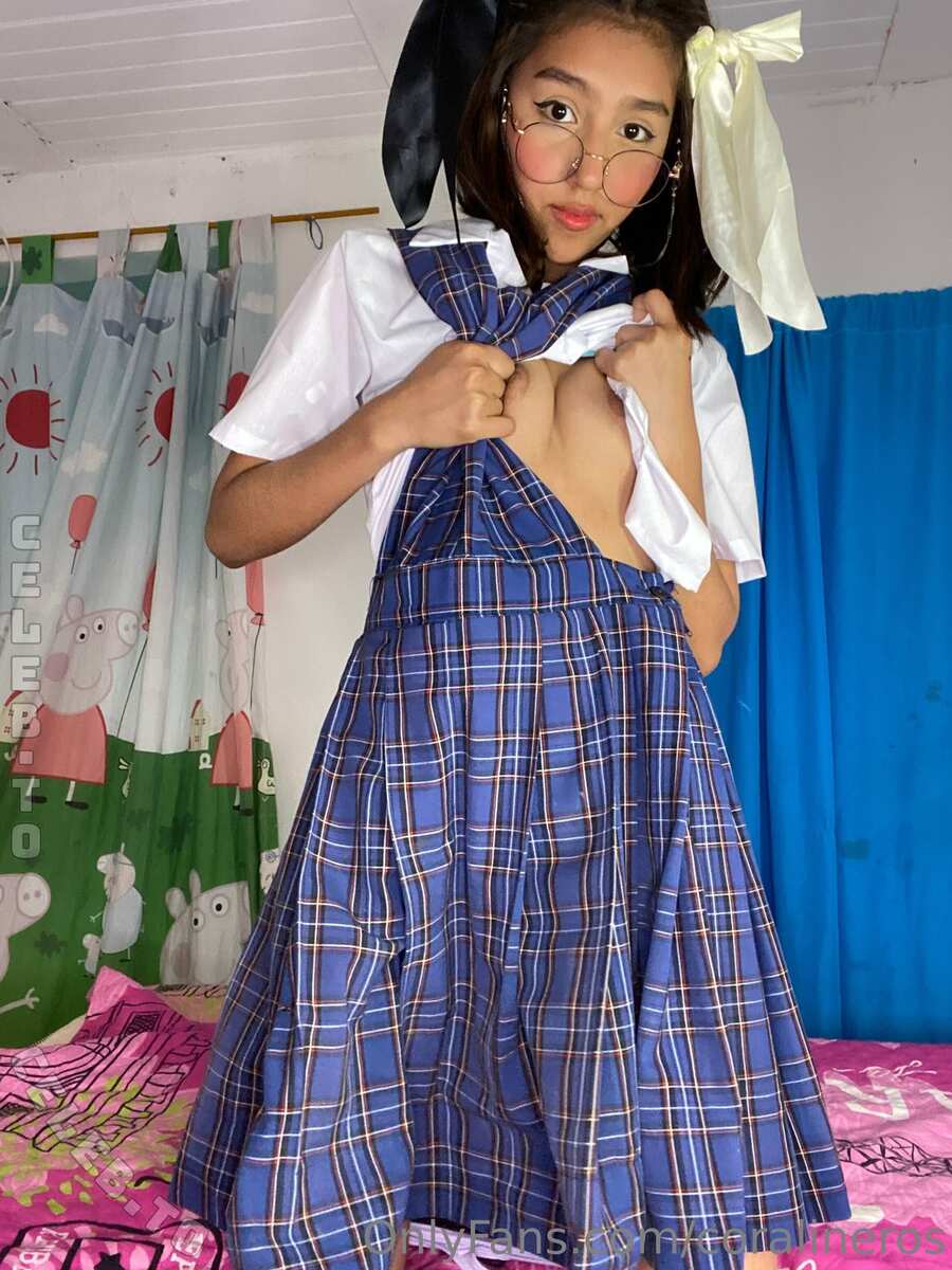 anngiepao nude photo 5