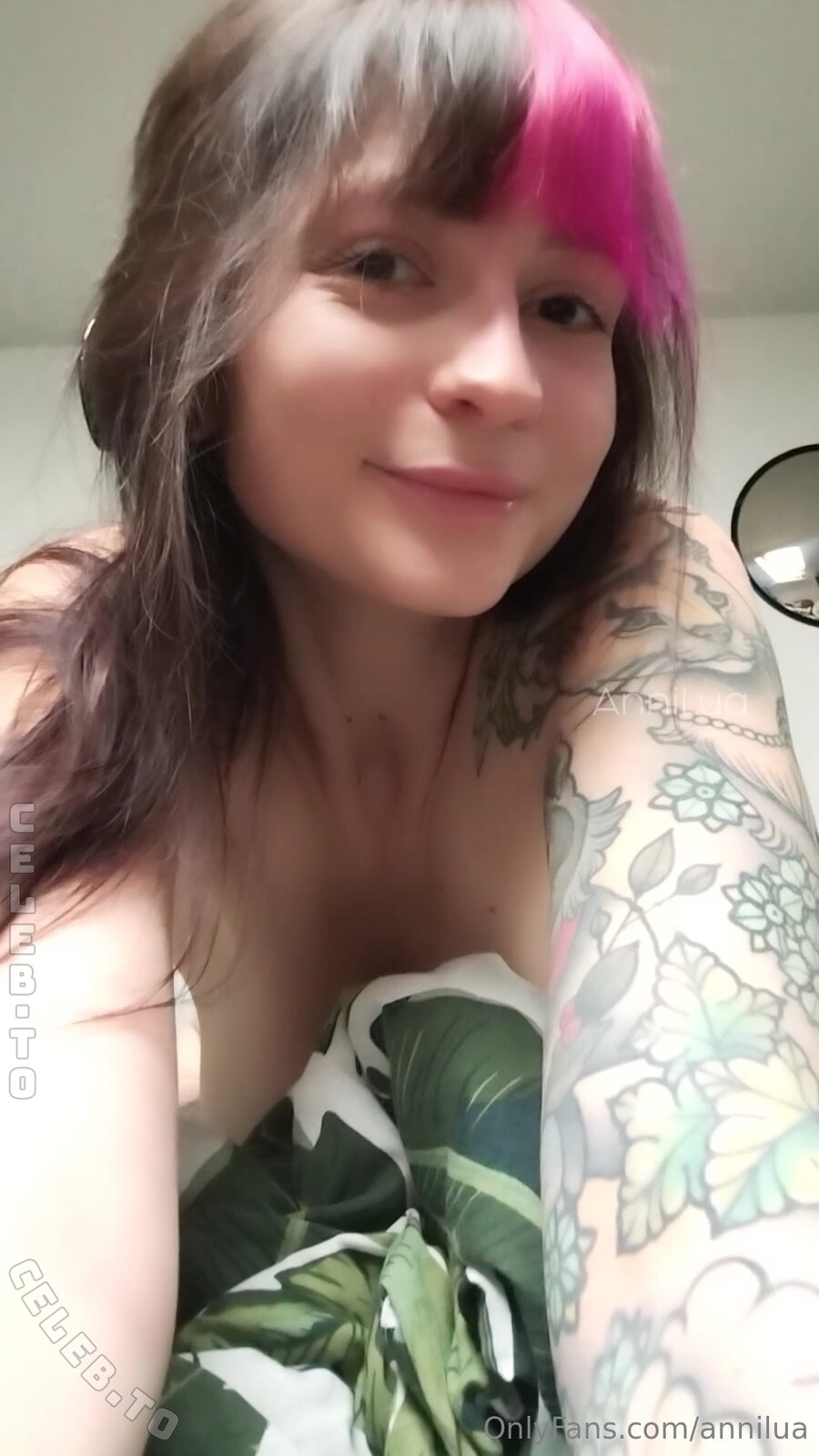 Anni Lua nude photo 1