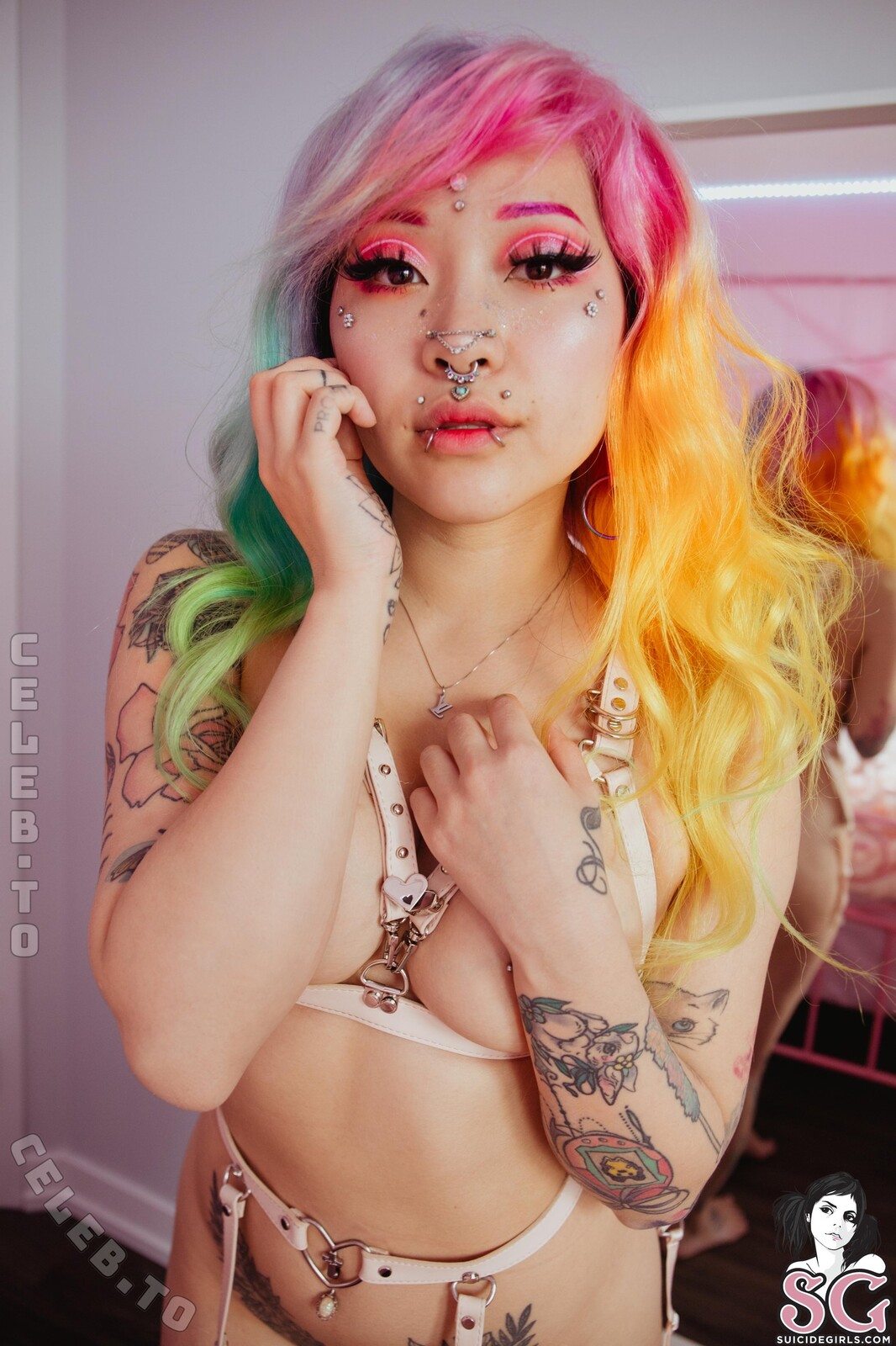 Annie Miao nude photo 13