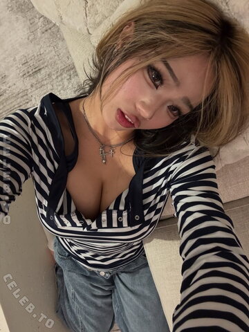 Annie Zheng nude photo 24