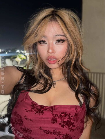 Annie Zheng nude photo 15