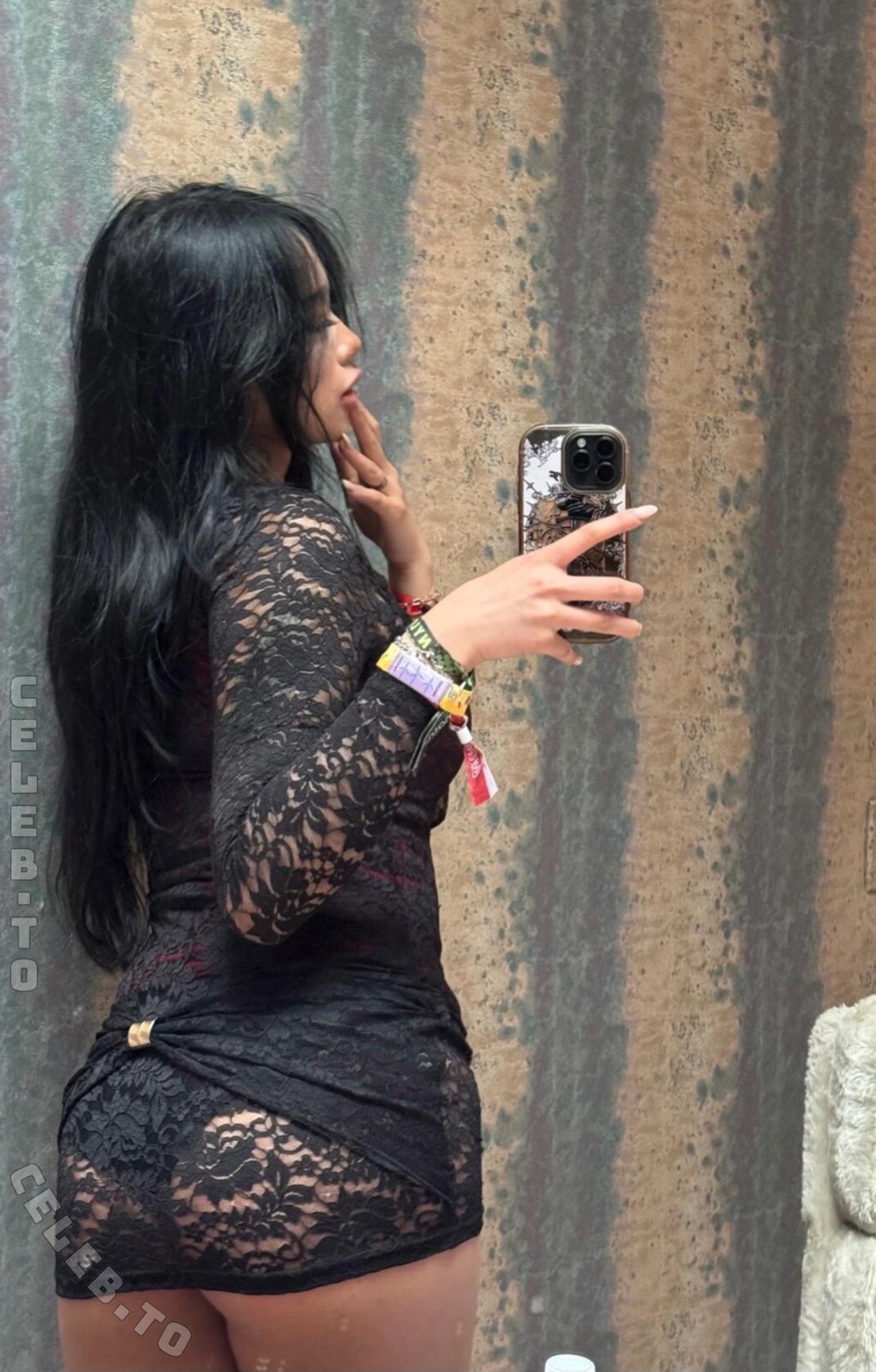 Annie Zheng nude photo 3