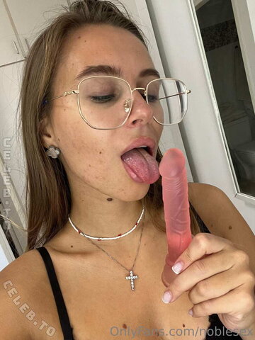 Annika Sommer nude photo 2