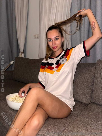 Annika Sommer nude photo 1