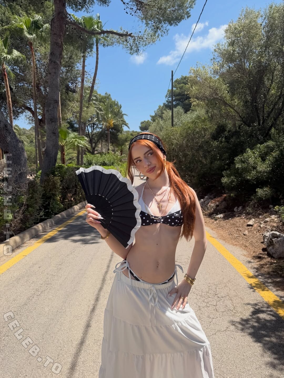 Annika.eks nude photo 2