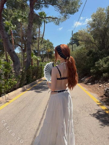 Annika.eks nude photo 2