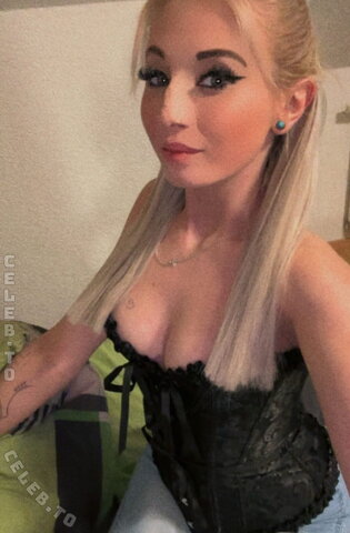Annika_mlleer nude photo 5