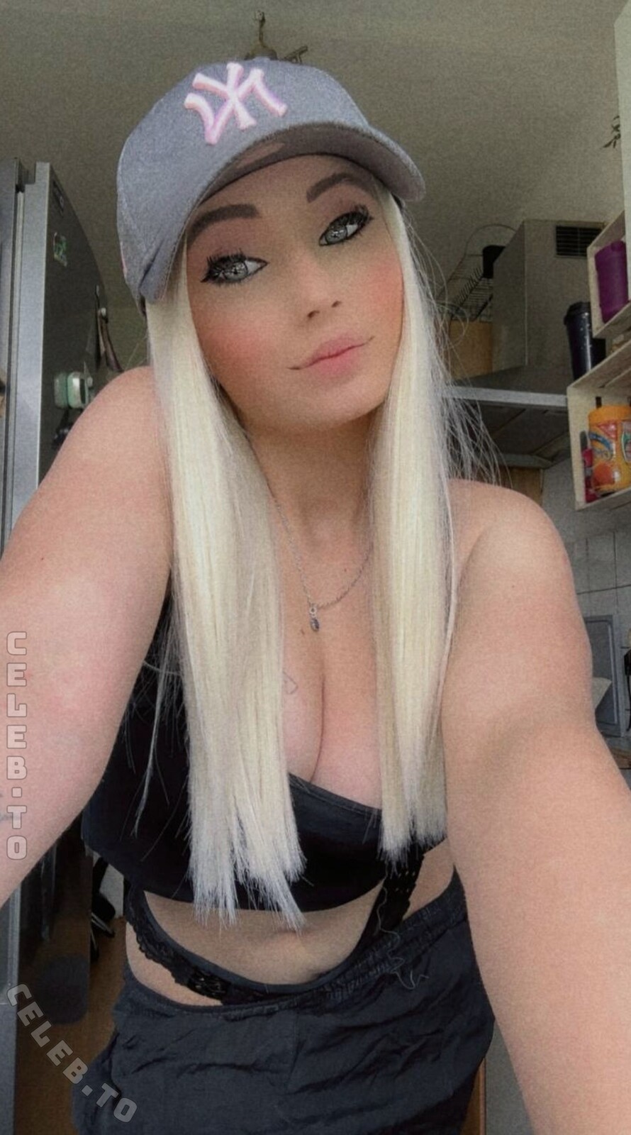 Annika_mlleer nude photo 3