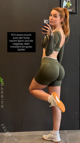 AnniTheDuck nude photo 9