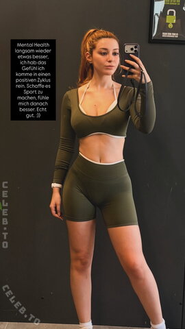 AnniTheDuck nude photo 13