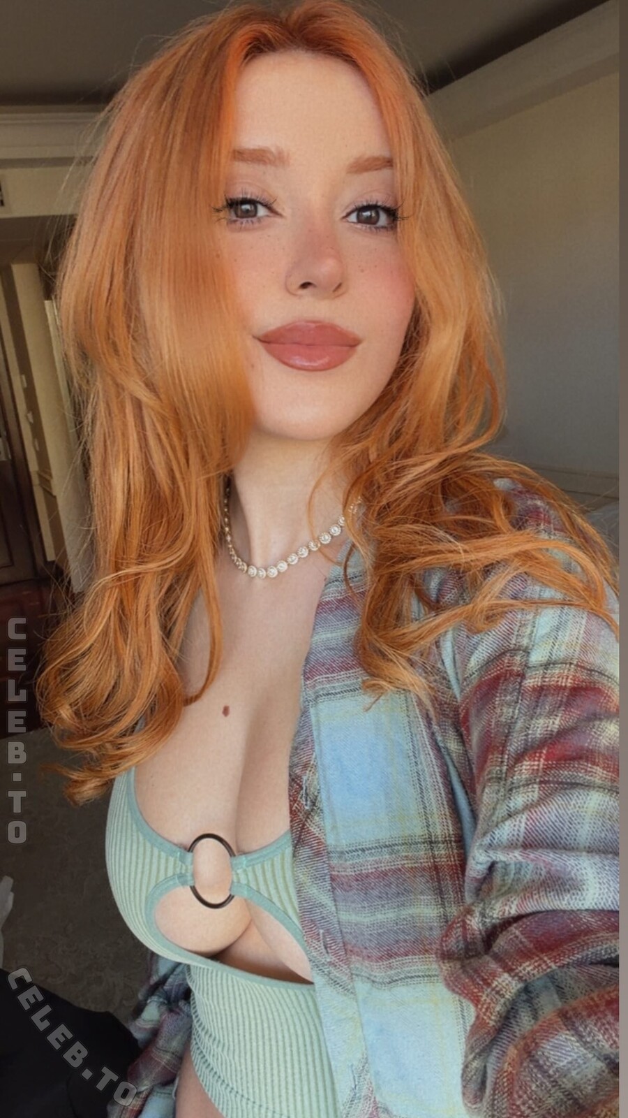 AnniTheDuck nude photo 3