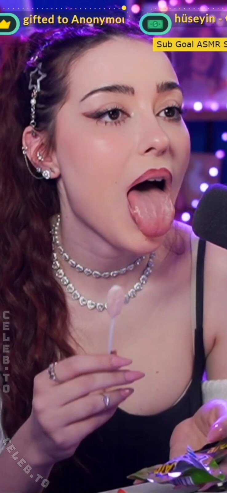AnniTheDuck nude photo 1